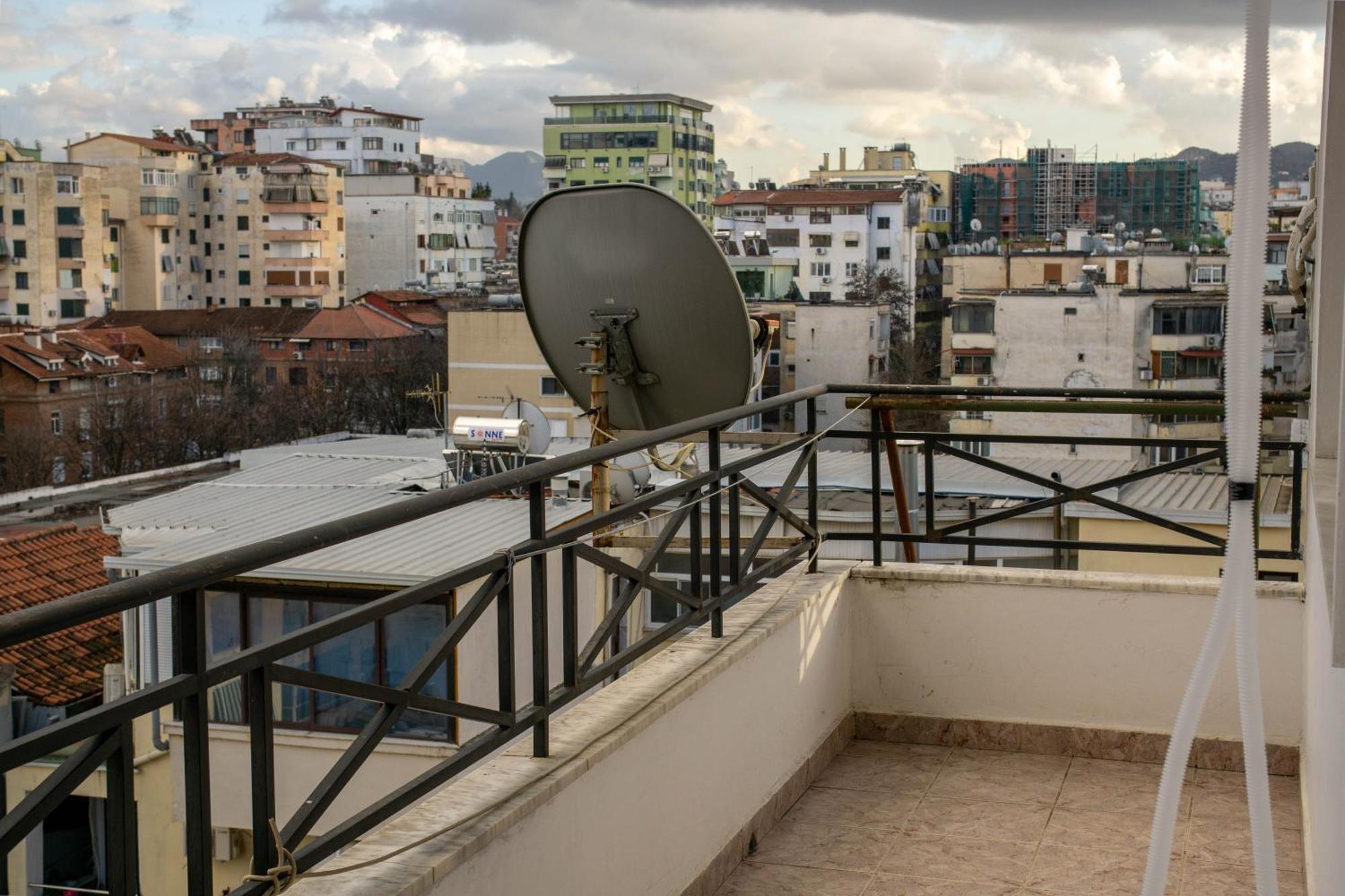Gjestgiverier Bllok Bright Private Bedrooms With Private Bathroom On Shared Tiranë