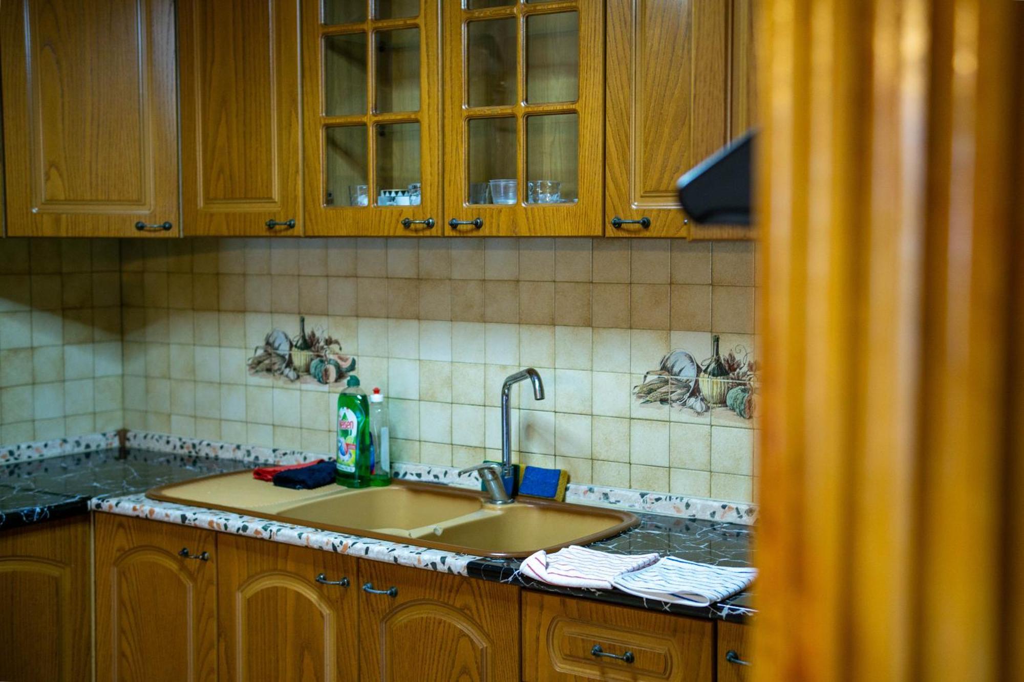 Gjestgiverier Bllok Bright Private Bedrooms With Private Bathroom On Shared Tiranë