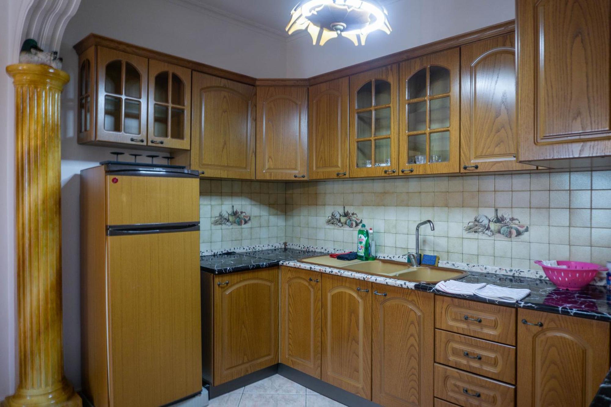 Bllok Bright Private Bedrooms With Private Bathroom On Shared Gjestgiverier Tiranë