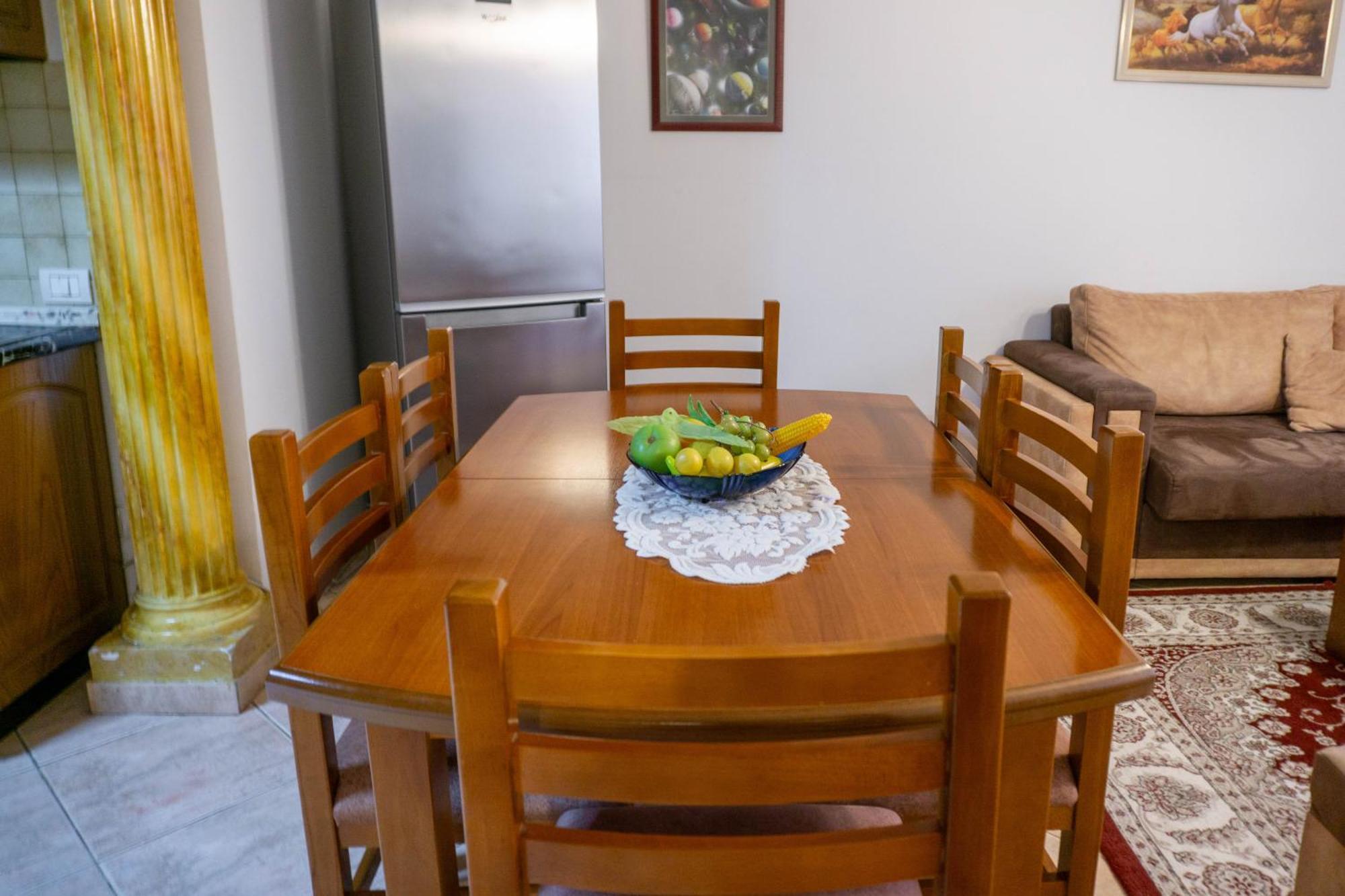 Bllok Bright Private Bedrooms With Private Bathroom On Shared Gjestgiverier Tiranë