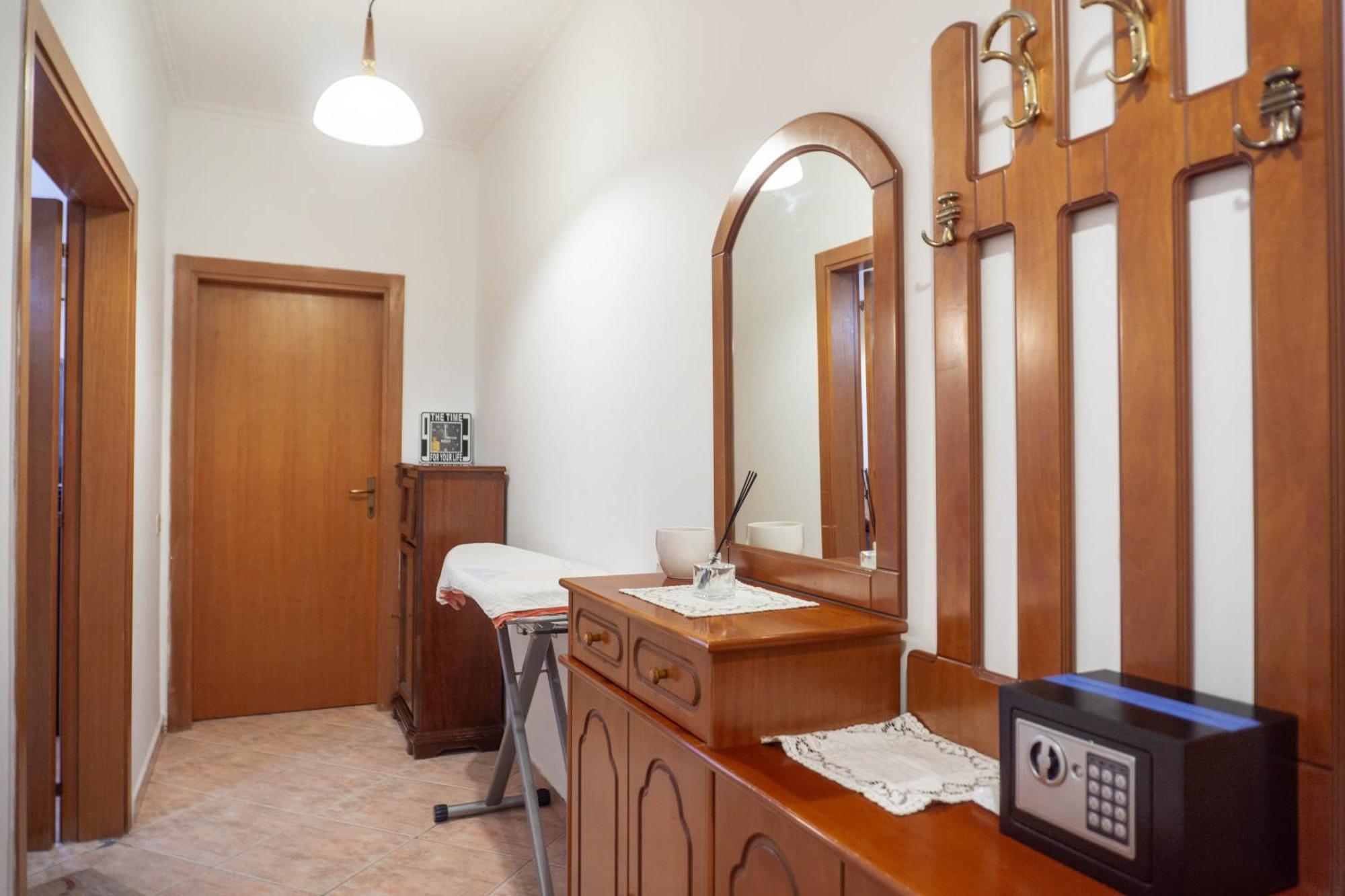 Gjestgiverier Bllok Bright Private Bedrooms With Private Bathroom On Shared