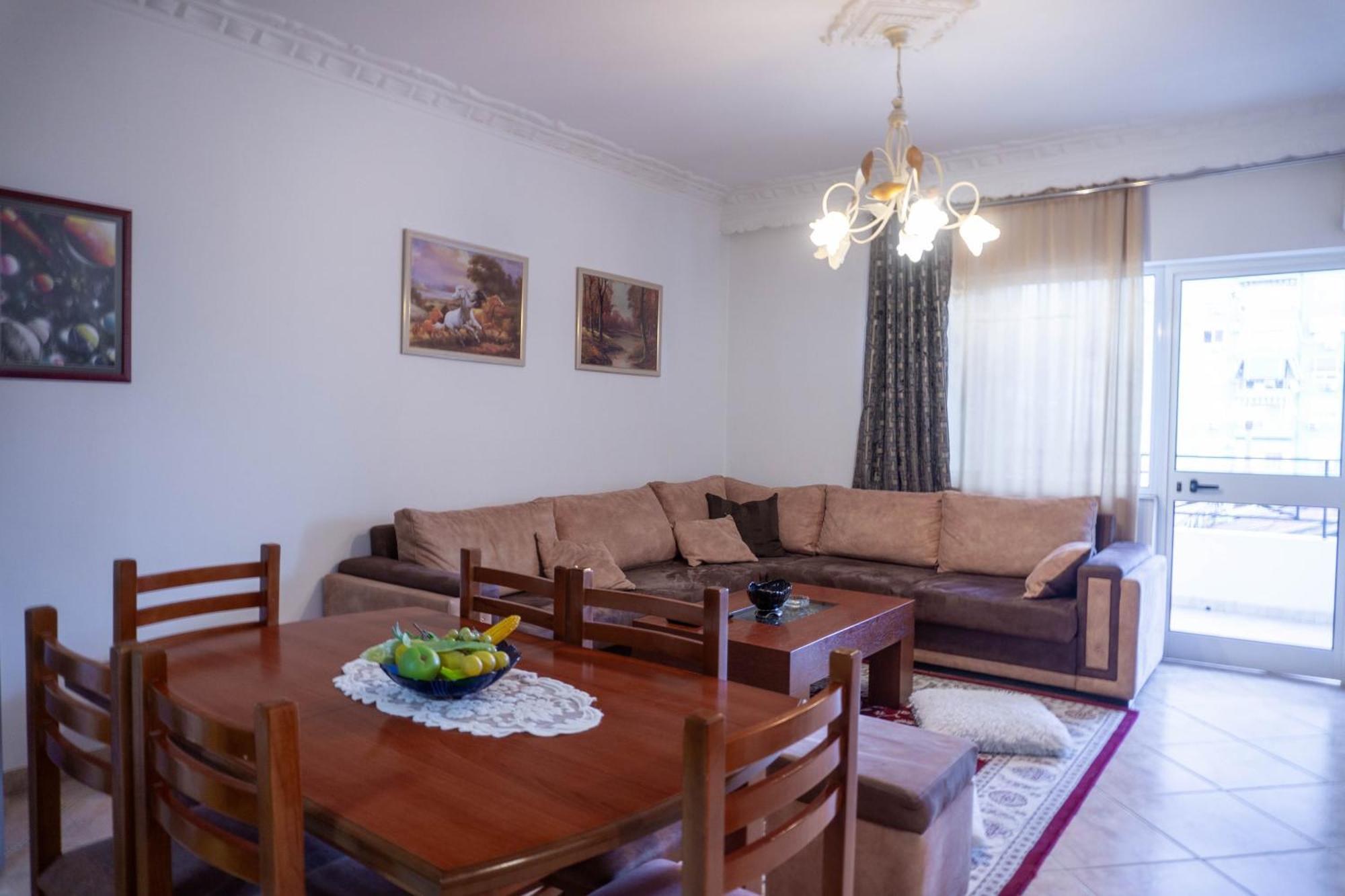 Gjestgiverier Bllok Bright Private Bedrooms With Private Bathroom On Shared