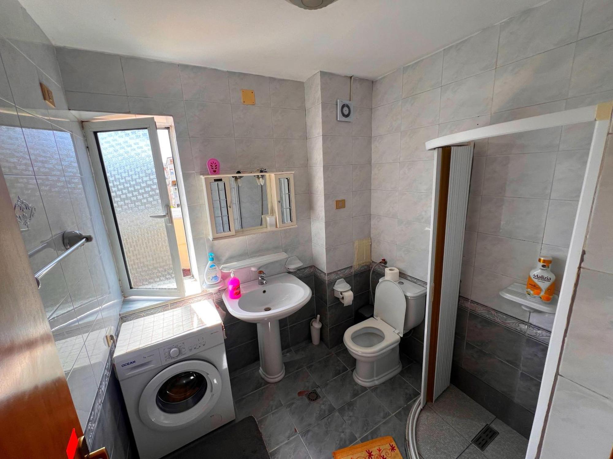 Bllok Bright Private Bedrooms With Private Bathroom On Shared Gjestgiverier