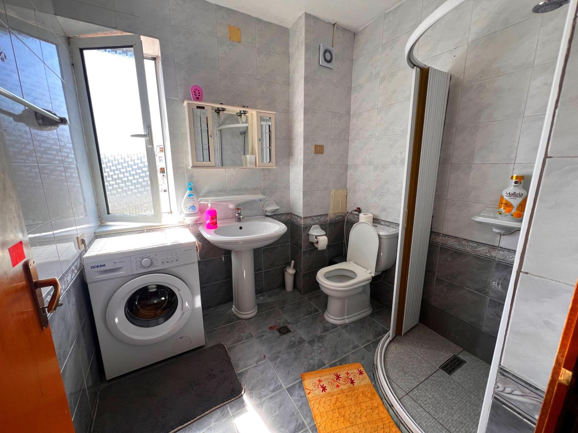 Gjestgiverier Bllok Bright Private Bedrooms With Private Bathroom On Shared *