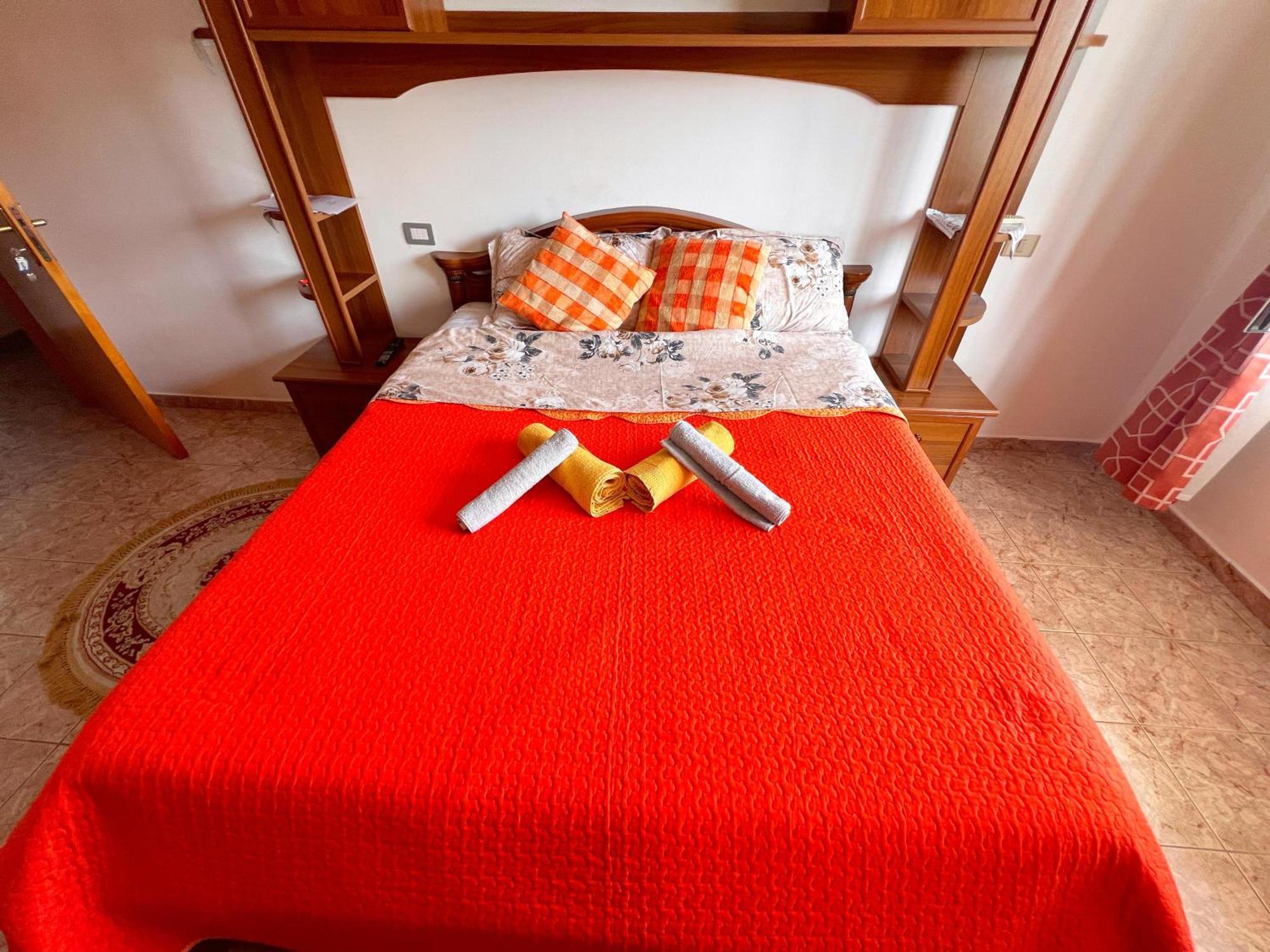 Gjestgiverier Bllok Bright Private Bedrooms With Private Bathroom On Shared *